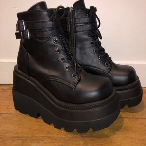 Demonia Shaker-52 ankle boot